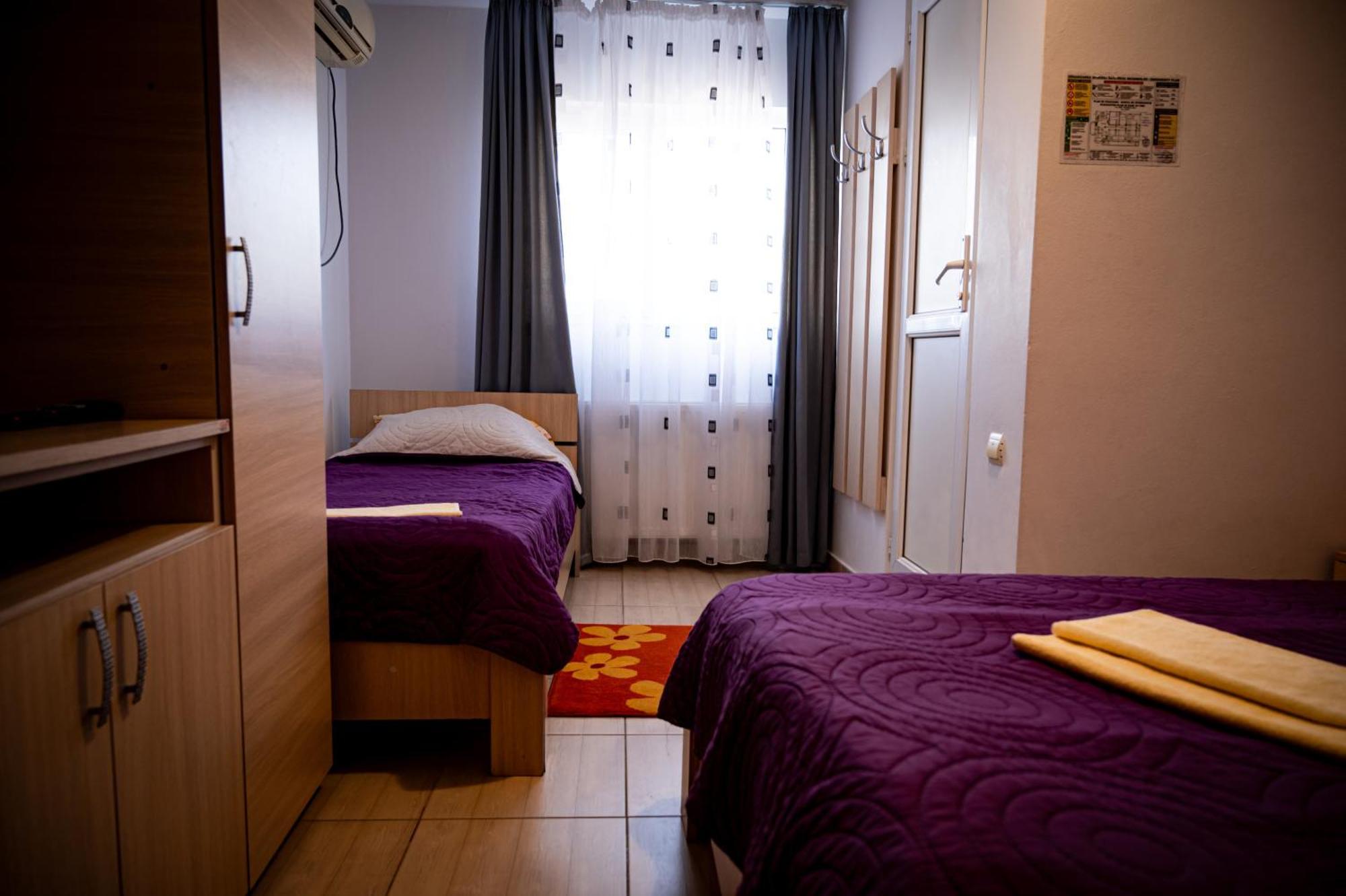 Casa La Dinamo Hotel Două Mai Kültér fotó