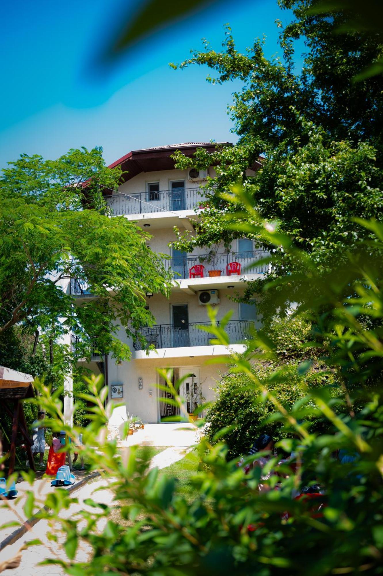 Casa La Dinamo Hotel Două Mai Kültér fotó