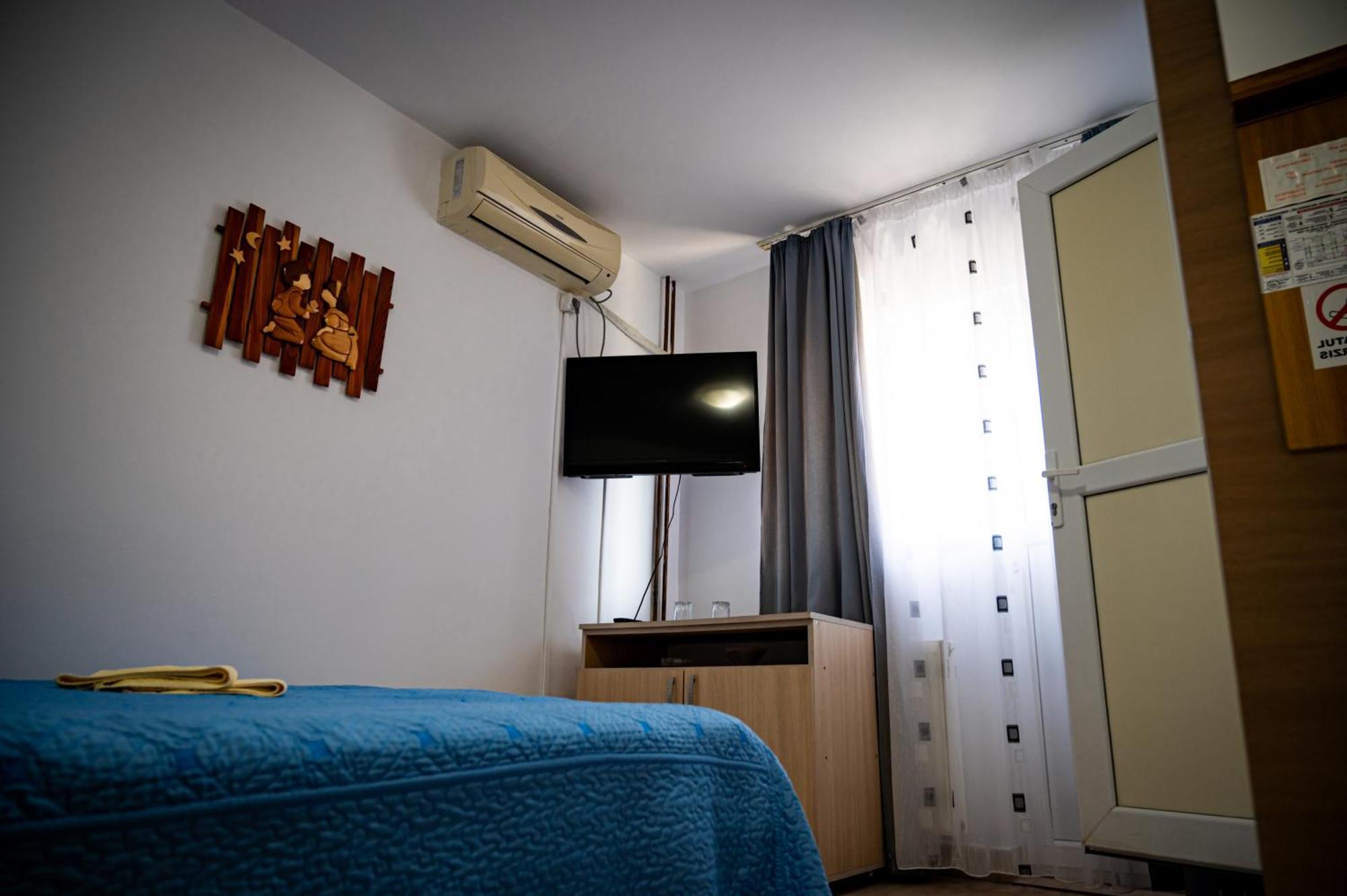 Casa La Dinamo Hotel Două Mai Kültér fotó